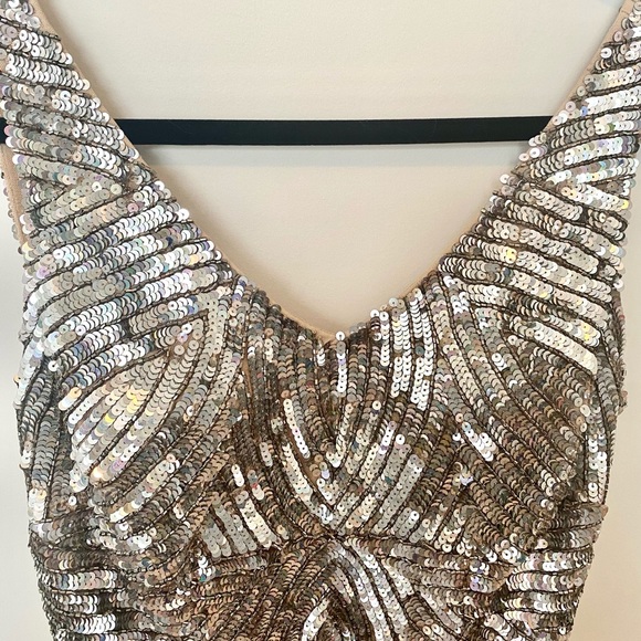 Adrianna Papell Cocktail mermaid sequin dress. - Picture 6 of 7